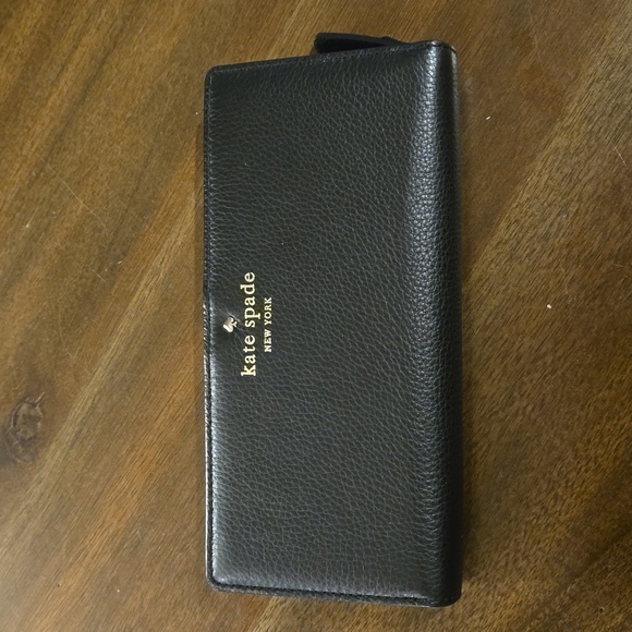 NWOT black leather Kate Spade Wallet - Picture 1 of 3